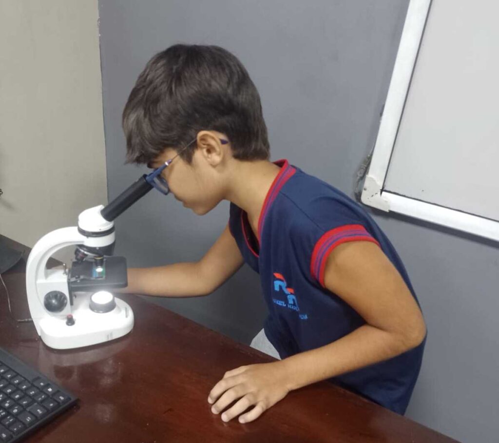 Colégio Rakel Rechuem